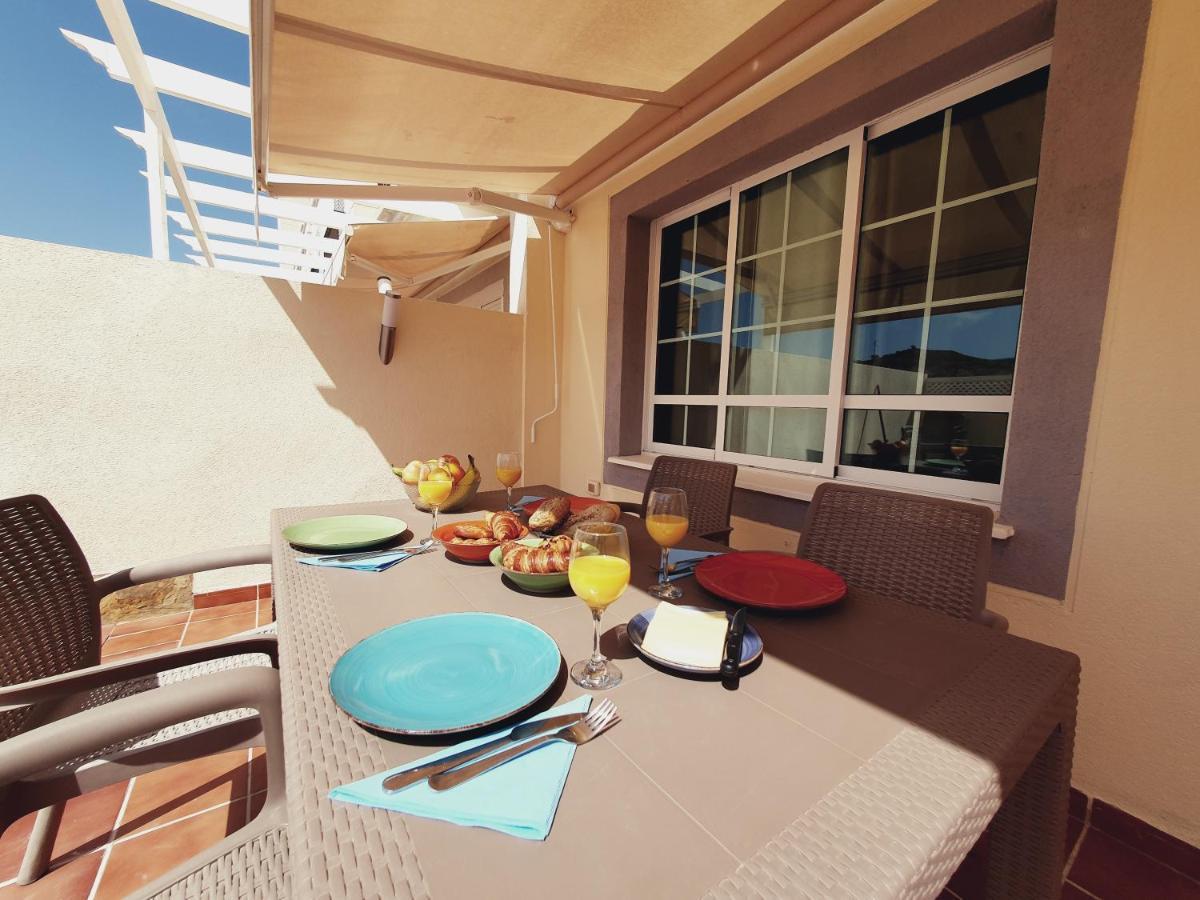 Modern Family Home Above Swimming Pool Пуерто Рико Екстериор снимка