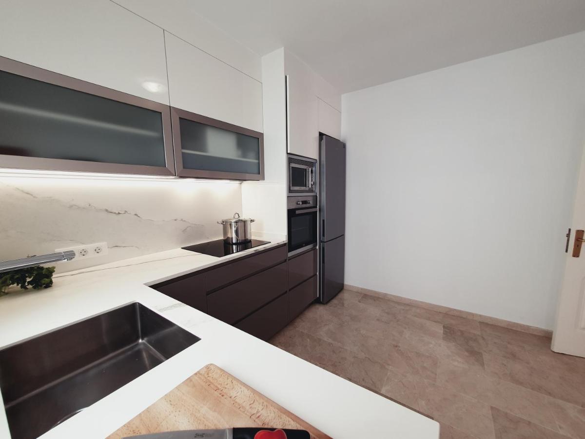 Modern Family Home Above Swimming Pool Пуерто Рико Екстериор снимка