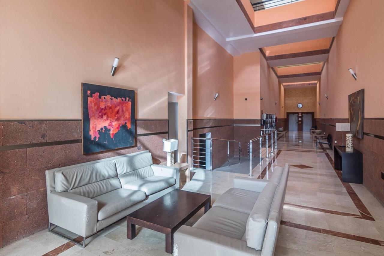 Modern Family Home Above Swimming Pool Пуерто Рико Екстериор снимка