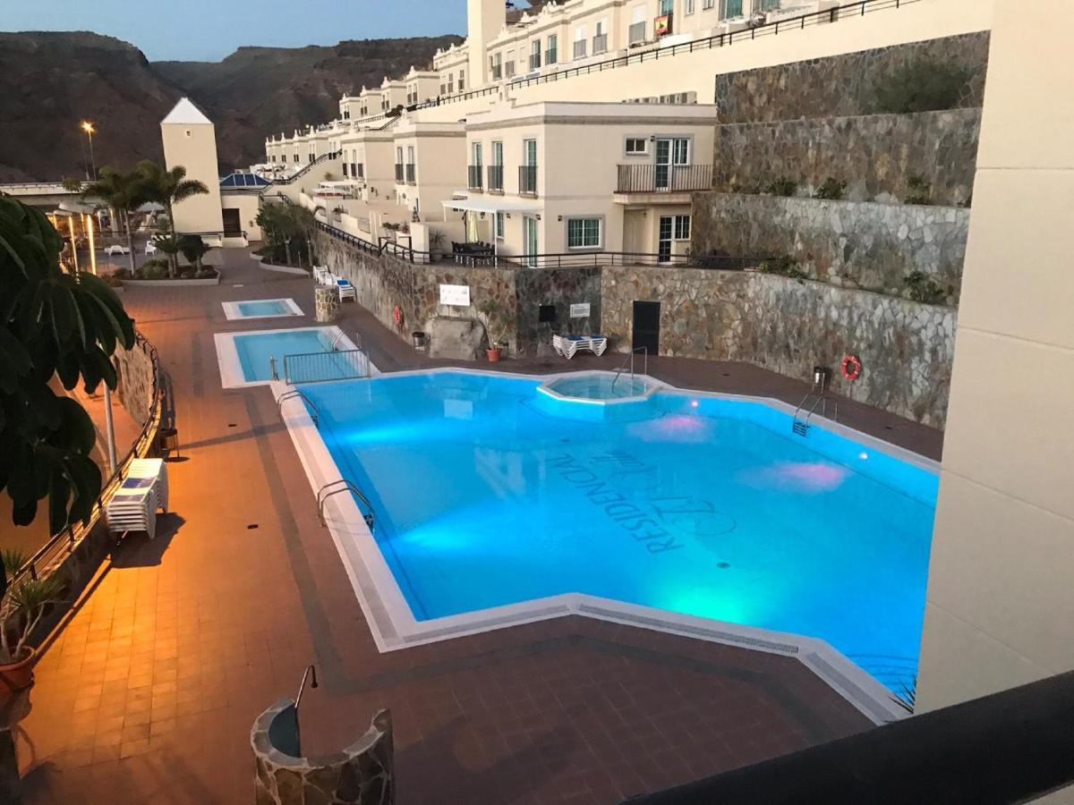 Modern Family Home Above Swimming Pool Пуерто Рико Екстериор снимка