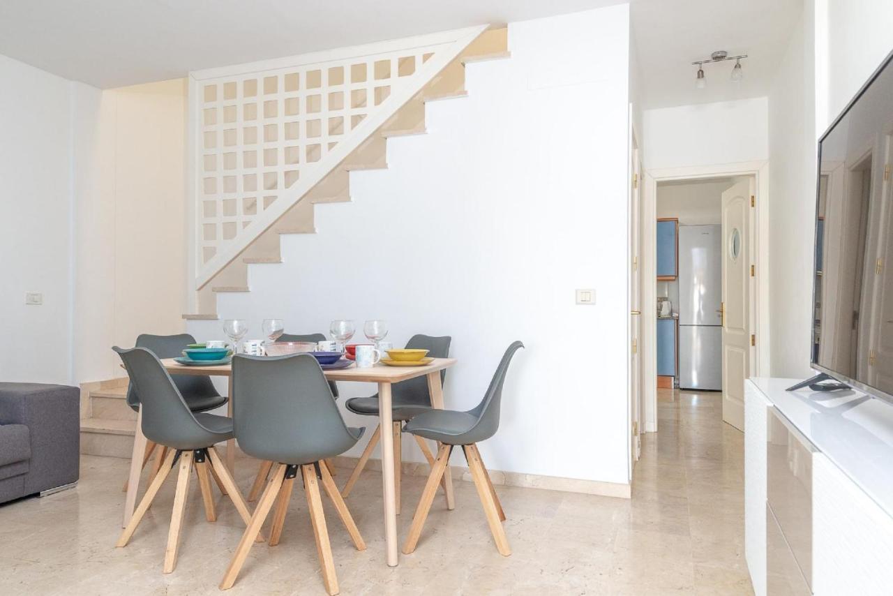 Modern Family Home Above Swimming Pool Пуерто Рико Екстериор снимка